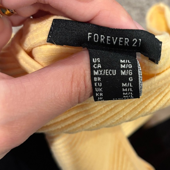 Sleeveless Ribbed Tank Top - Yellow - Picture 2 of 2